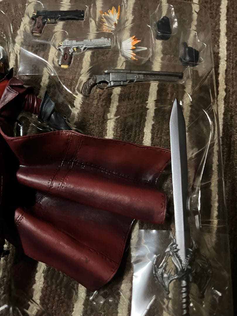 NECA Devil May Cry•フィギュア デビルメイクライ/ダンテ