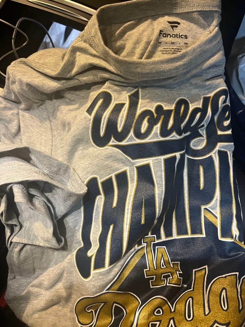 Dodgers 2025年ワールドシリーズチャンピオンズTシャツ Mサイズ