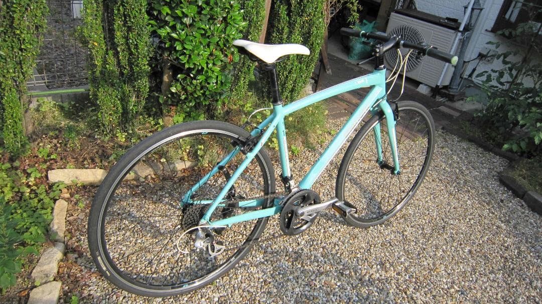 Bianchi スポーツ 1 クロスバイク チェレステカラー