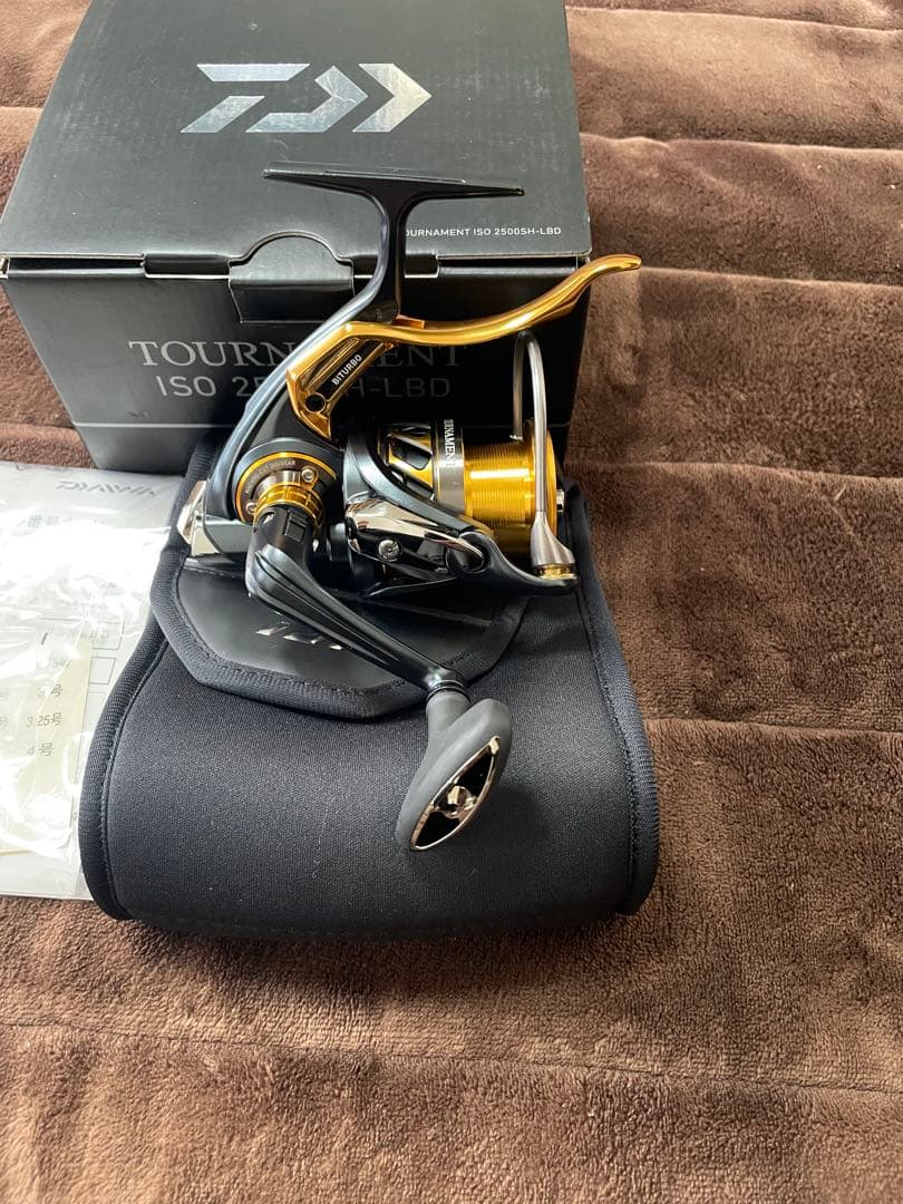 超美品DAIWA 18 TOURNAMENT ISO 2500SH-LBD