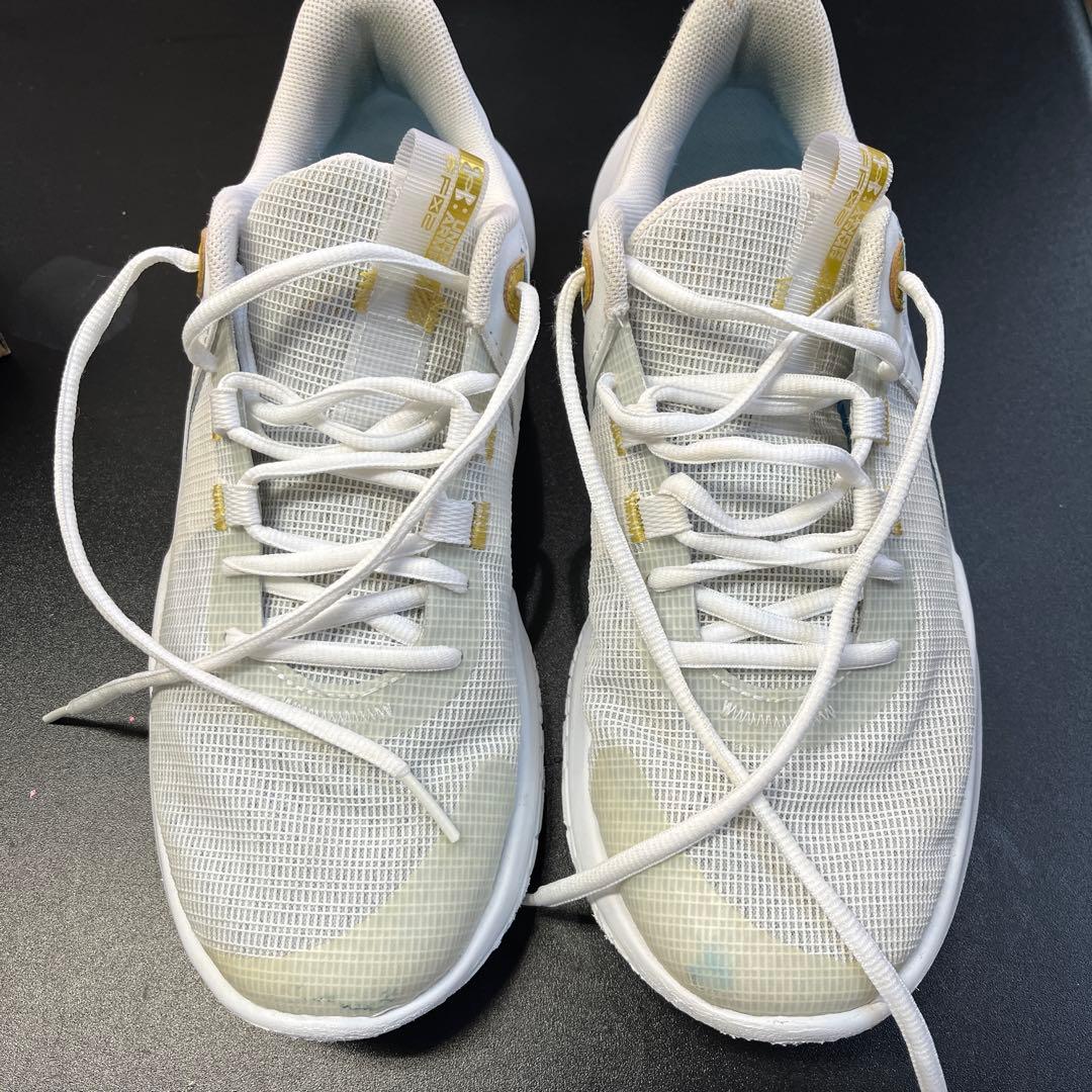 UNDER ARMOUR FLOW ホワイト バスケットボールシューズ　26.5