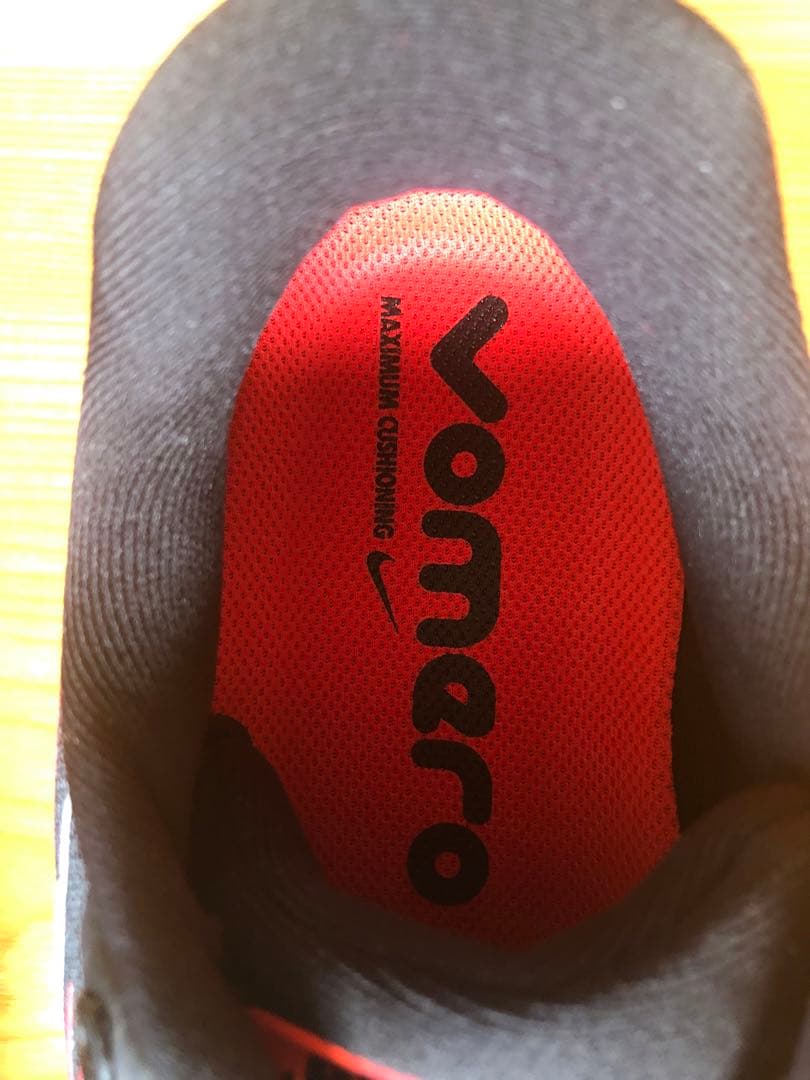 NIKE ナイキ　ボメロ18 ランニングシューズ ブラック レッド 26.5cm