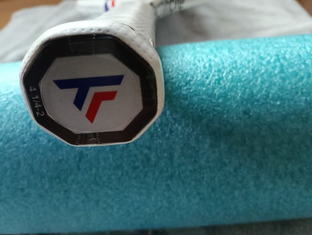 新品未使用Tecnifibreテクニファイバー T-FIGHT300