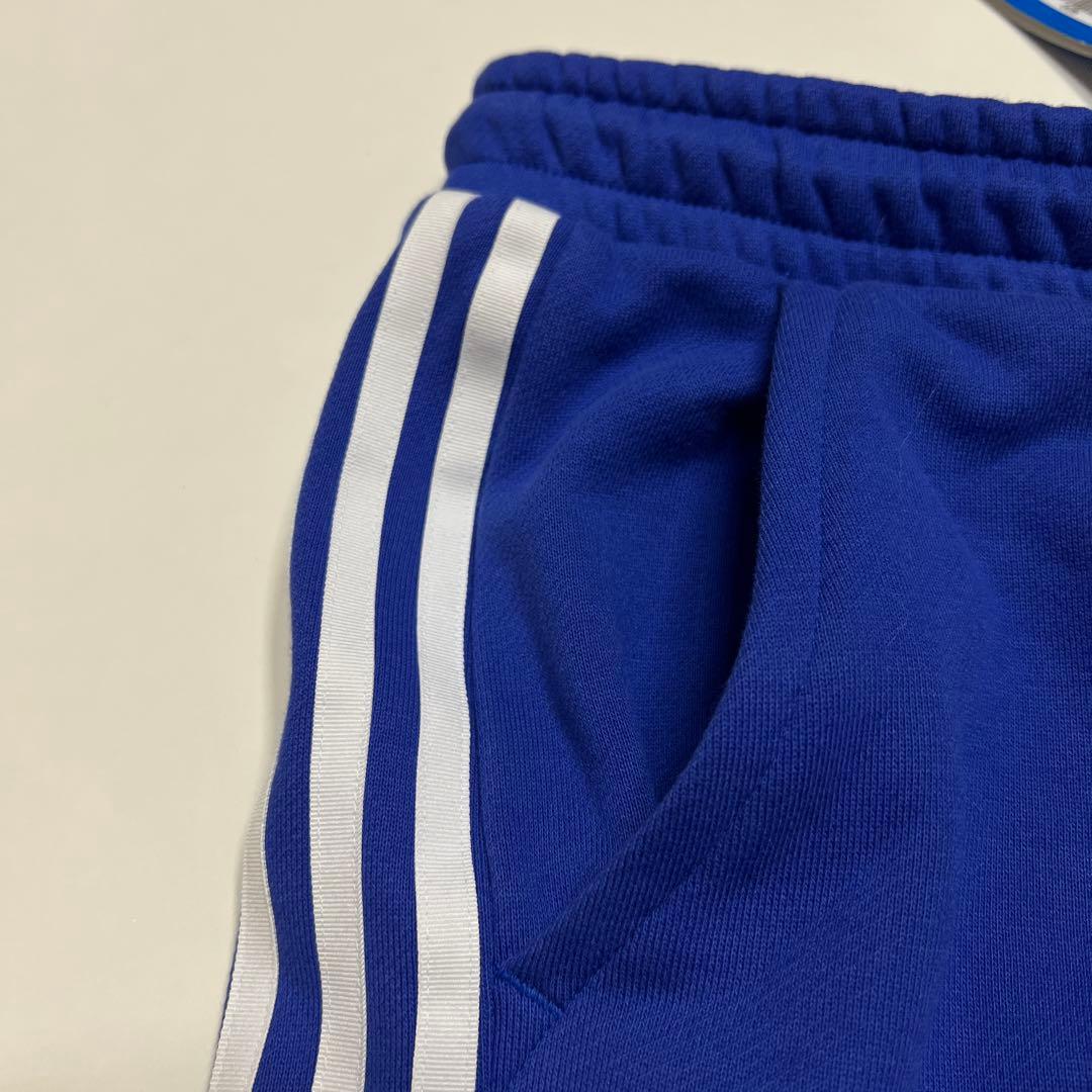 adidas ルーズフィット ジョガーパンツ　ブルー　青　3本線　スウェット