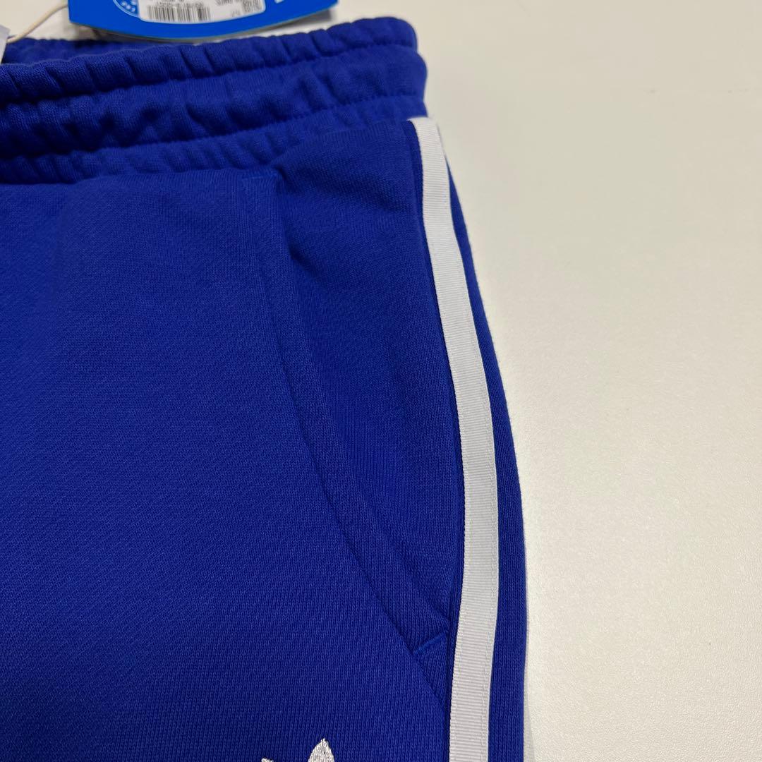 adidas ルーズフィット ジョガーパンツ　ブルー　青　3本線　スウェット