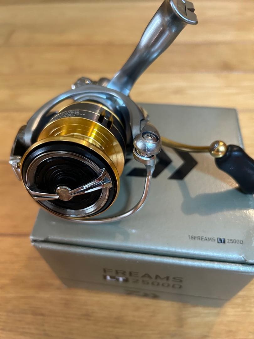 ☆DAIWA ☆美品FREAMS LT 2500 Dスピニングリール