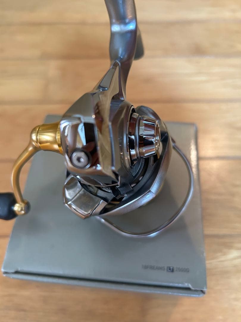 ☆DAIWA ☆美品FREAMS LT 2500 Dスピニングリール