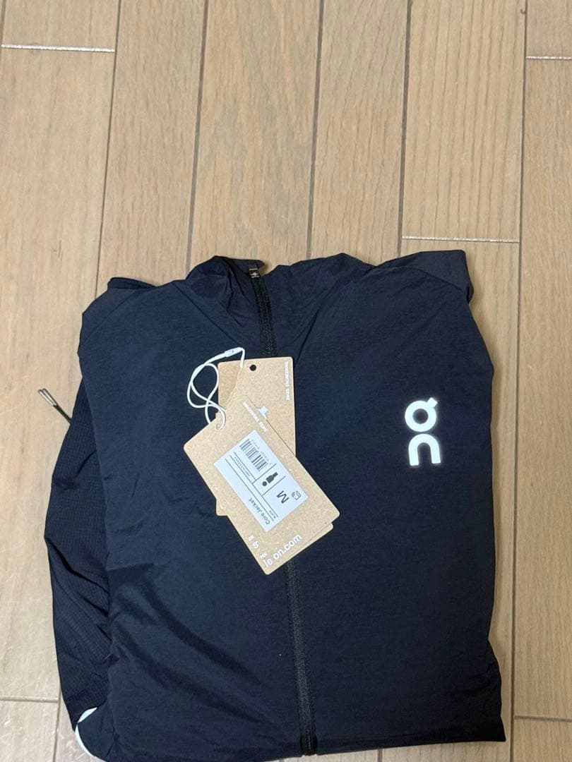On Core Jacket(新品未使用、タグ付き美品)