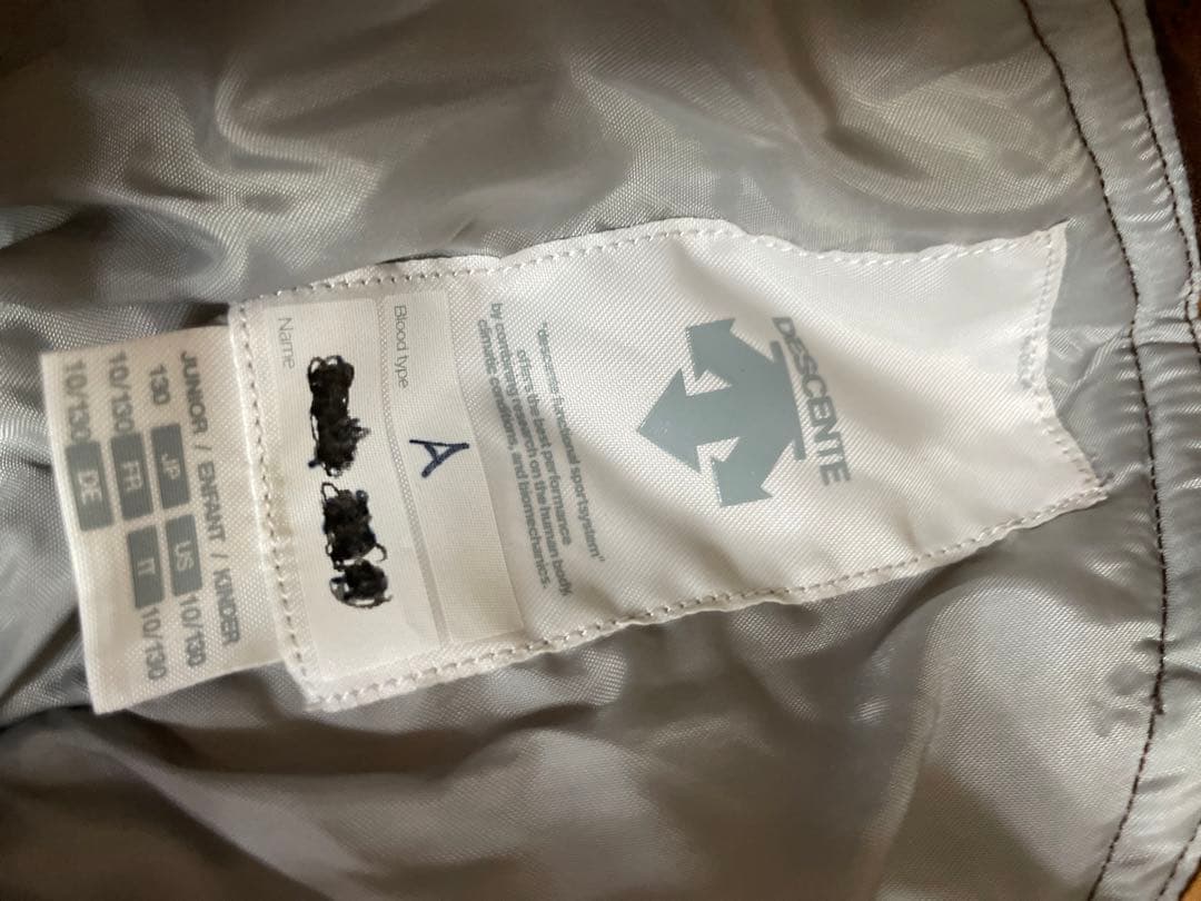 値下げ11/30 DESCENTE スキーウエア　女児130cm used