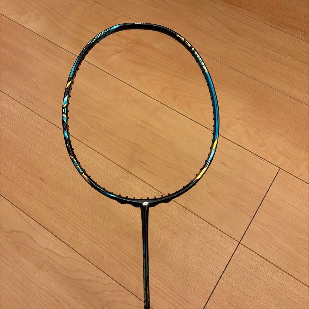 アストロクス88Spro 4UG5 バドミントンラケット　3本セット　YONEX