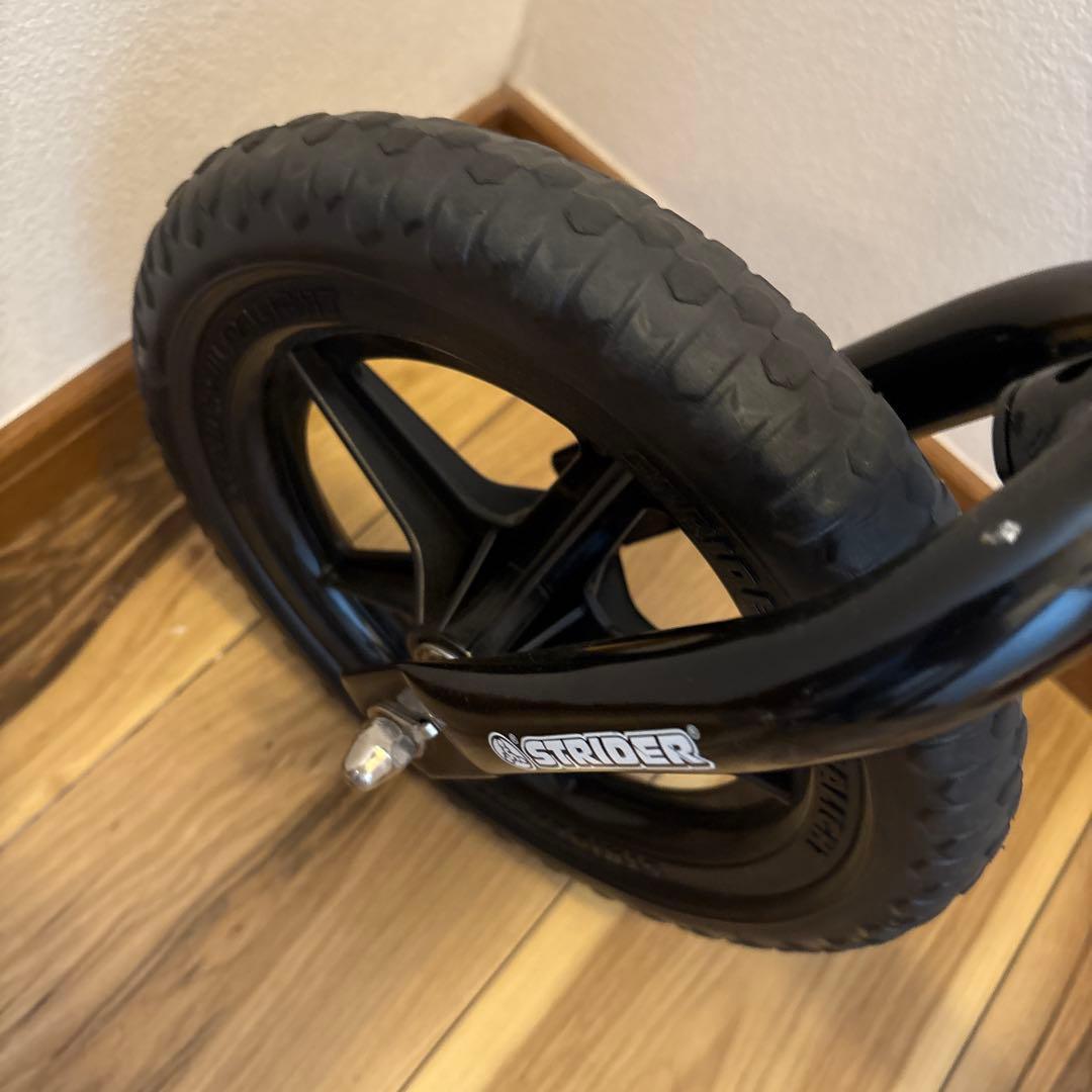 ストライダースポーツ　レッド　赤　12インチ日本正規品