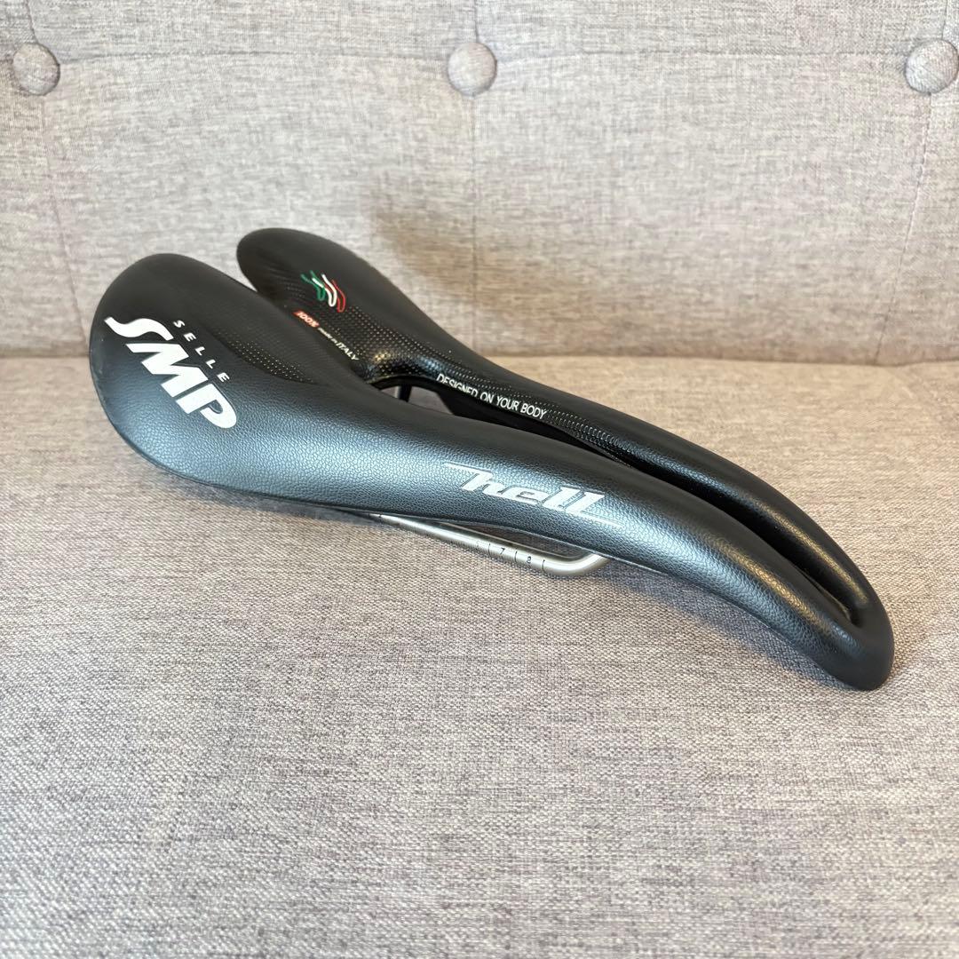 Selle SMP hell サドル　自転車　ロードバイク　イタリア