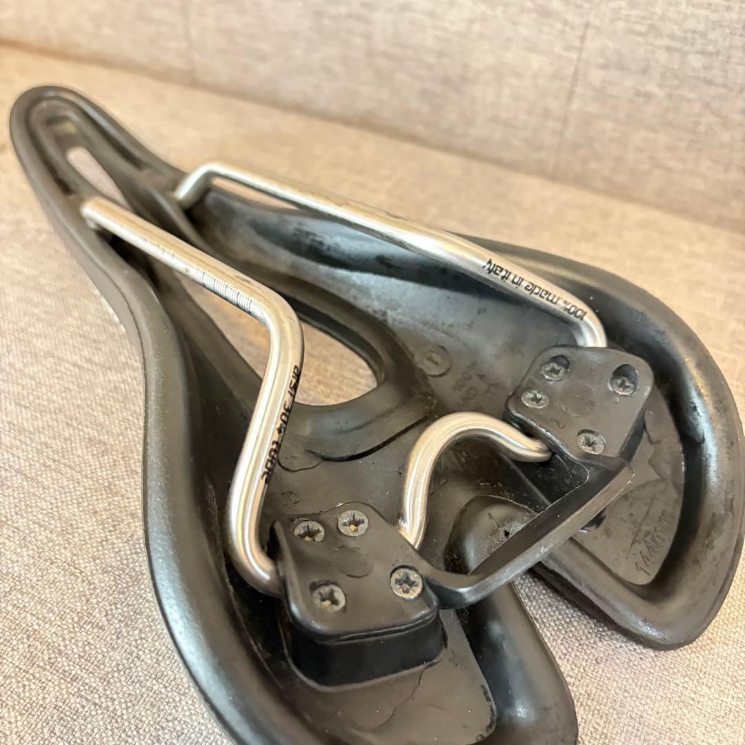 Selle SMP hell サドル　自転車　ロードバイク　イタリア
