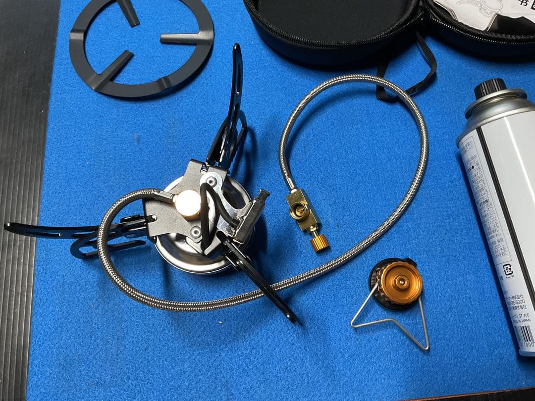 遠赤外線燃焼回転収納GASストーブ新品未使用・新品付属品多数付き