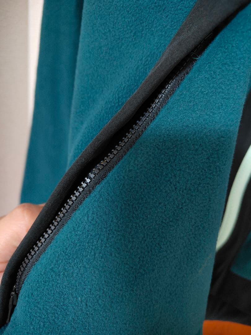 【完売品】UNDER ARMOUR　フリースジャケット フルジップ