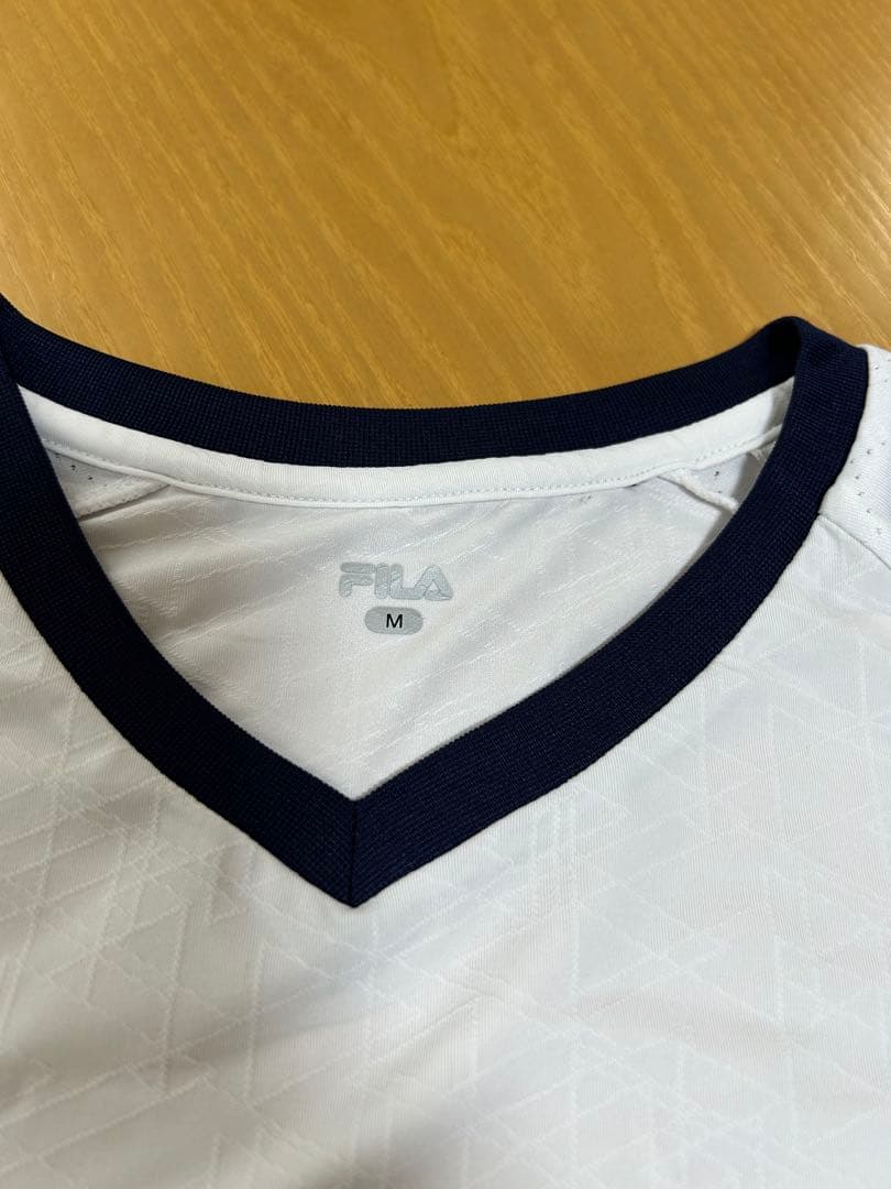 g*a様 FILA ホワイト Vネック スポーツウェアセット