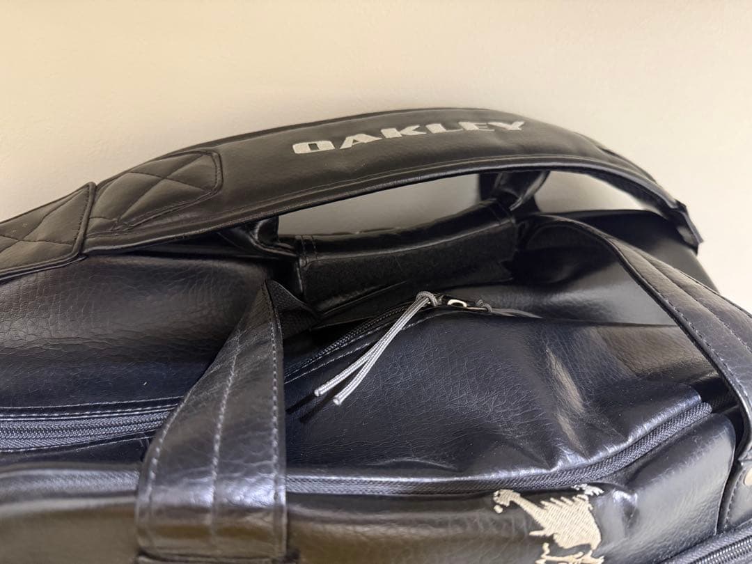 OAKLEY オークリー フェイクレザー ボストンバッグ 黒