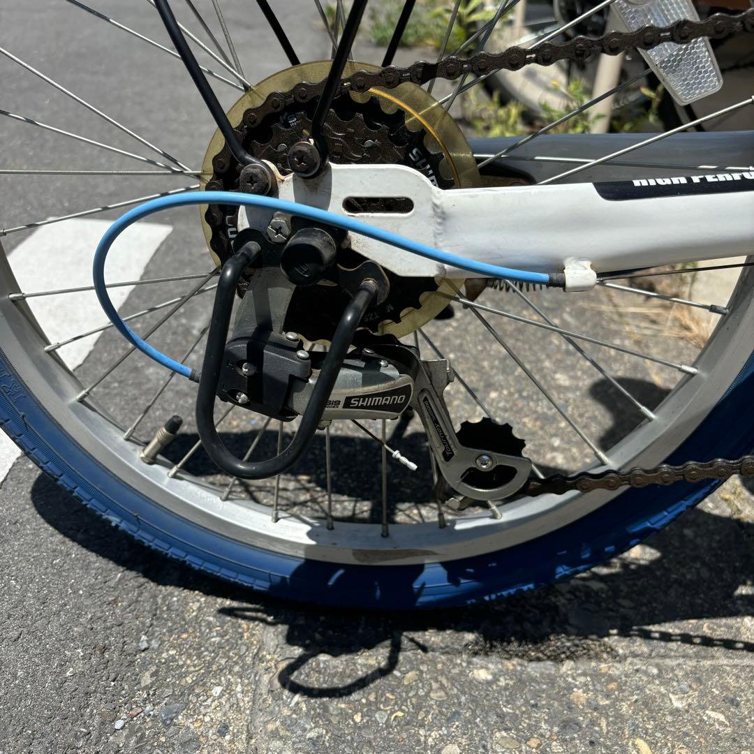 【引き取り限定】GRAPHIS 折りたたみ自転車　6段変速