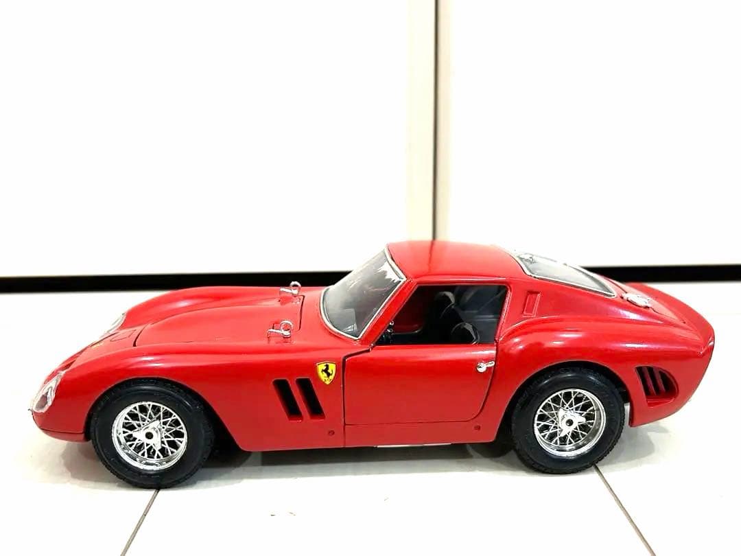 希少 1/18 フェラーリFerrari 250 GTO ミニカー レッド