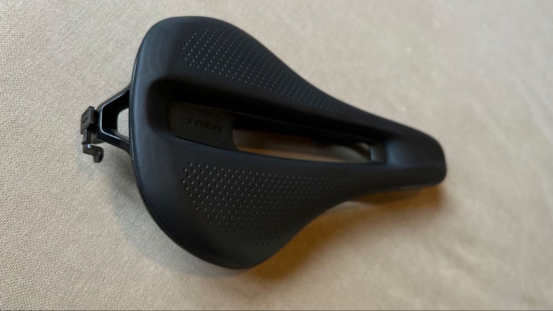Trek Verse Comp サドル 新品同様 Blendr付