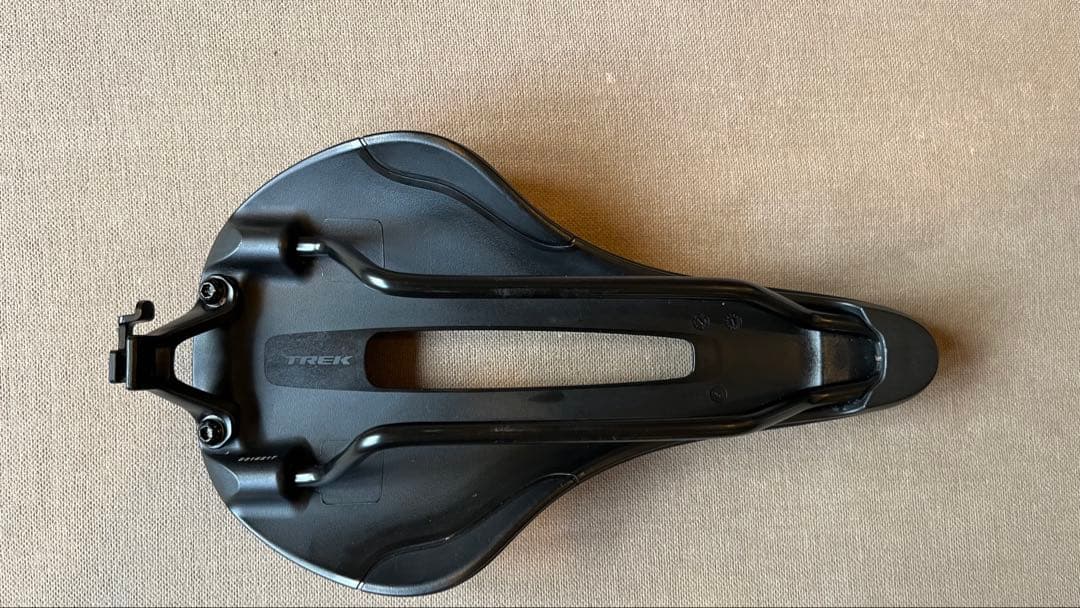 Trek Verse Comp サドル 新品同様 Blendr付