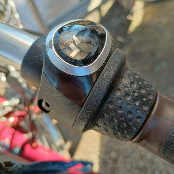 電動アシスト自転車 あか 前バスケット付き