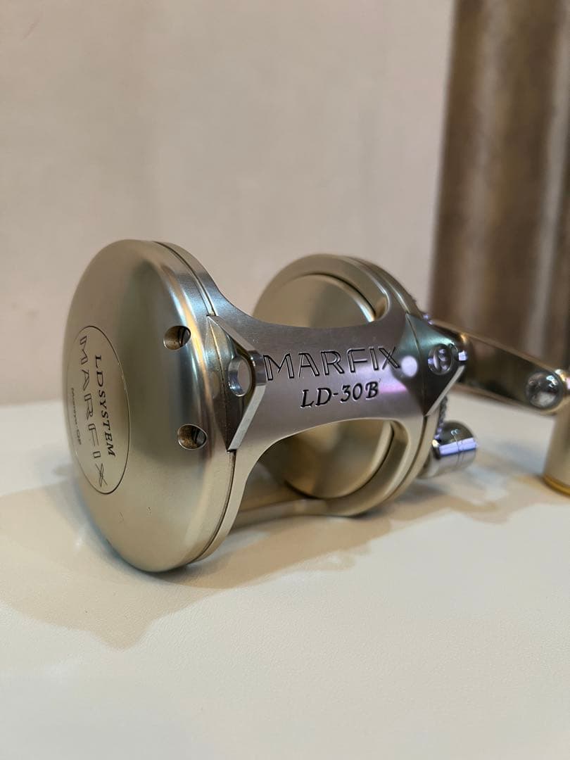 MARFIX LD-30B 巻き感・糸出良好　両軸リール