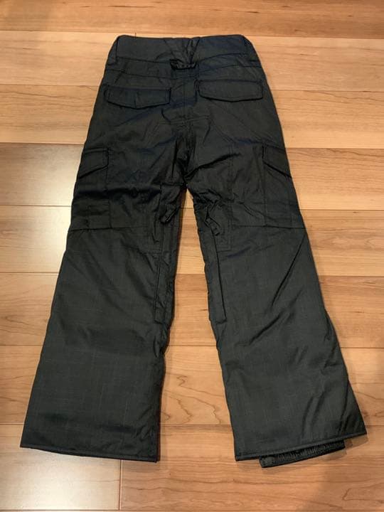 【新品／未使用品】スノーパンツ　クイックシルバー　140㎝　※タグ付