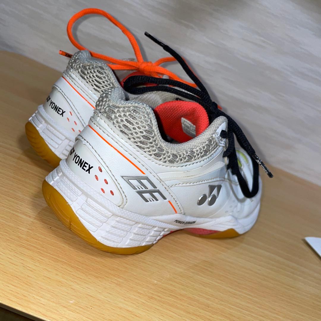YONEX バドミントンシューズ ホワイト/オレンジ/ブラック　ジュニア21㎝