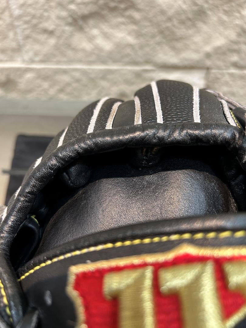 Wilson staff ウィルソン 硬式用 右用 投手用 グローブ 中古品