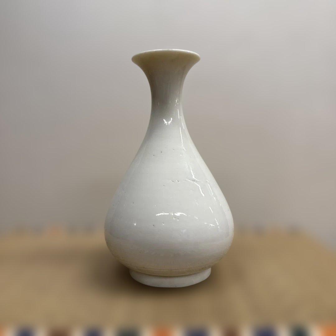 白磁の花瓶
