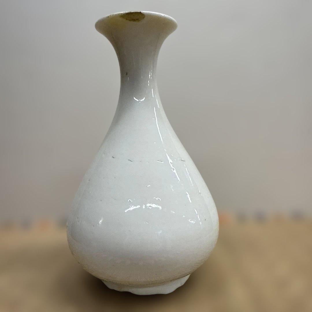 白磁の花瓶