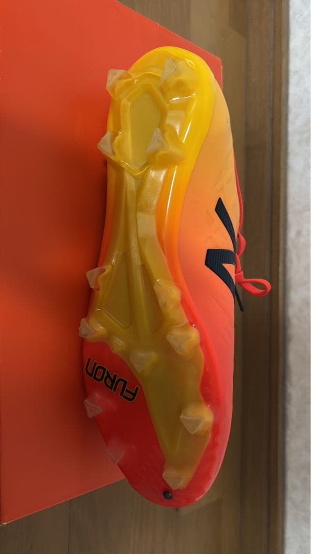 スパイク　ニューバランスFURON