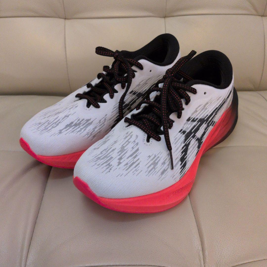 ASICS NOVABLAST 3 ホワイト/ブラック 25.0cm