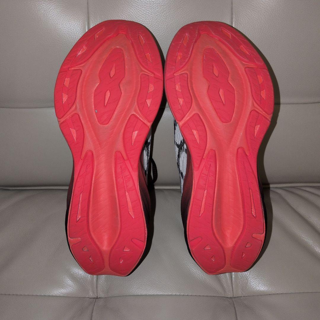 ASICS NOVABLAST 3 ホワイト/ブラック 25.0cm