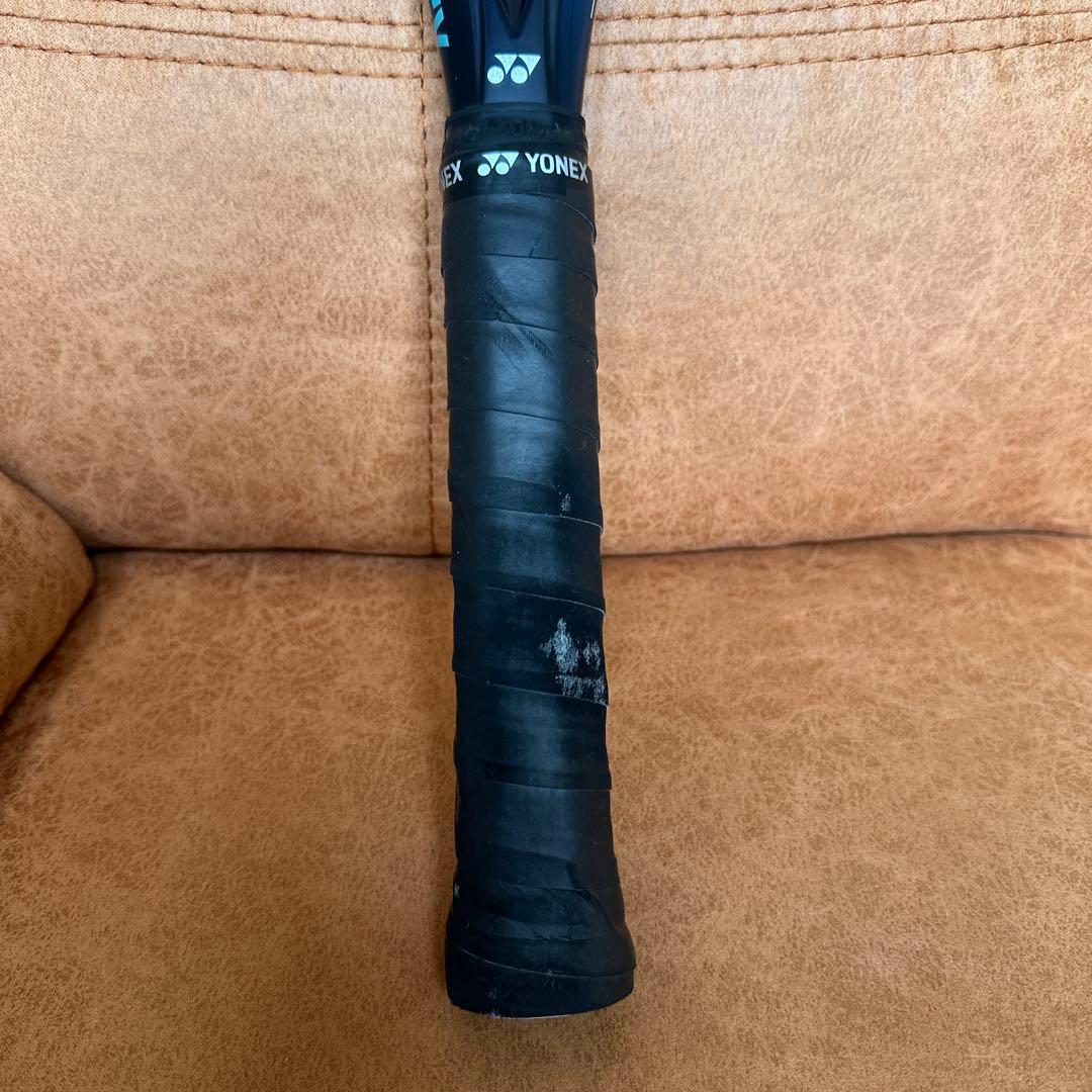 美品　YONEX EZONE 100L 2022 テニスラケット