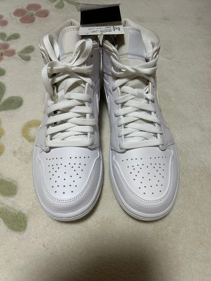 AIR JORDAN 1 MID トリプルホワイト