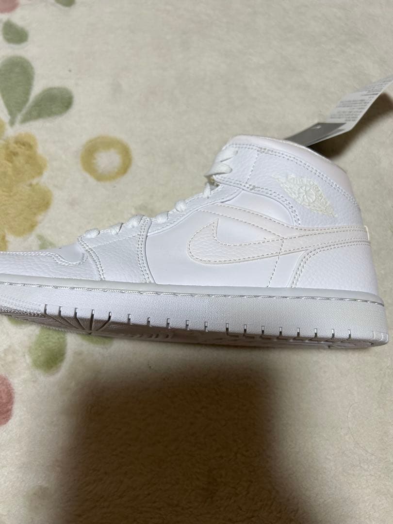 AIR JORDAN 1 MID トリプルホワイト
