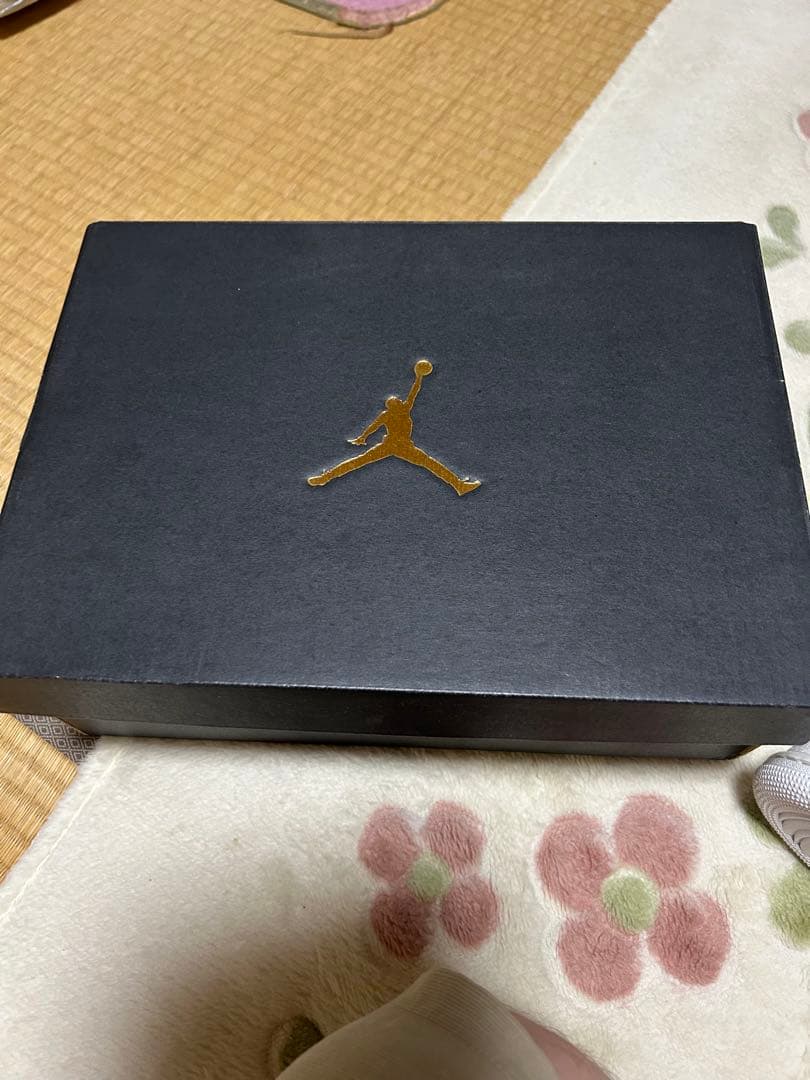 AIR JORDAN 1 MID トリプルホワイト