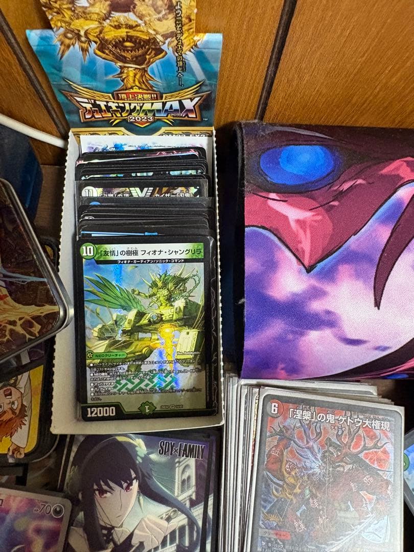 デュエマ引退品、まとめ売り、7デッキ、プレマ、光り物1000枚ほど、スリーブ大量