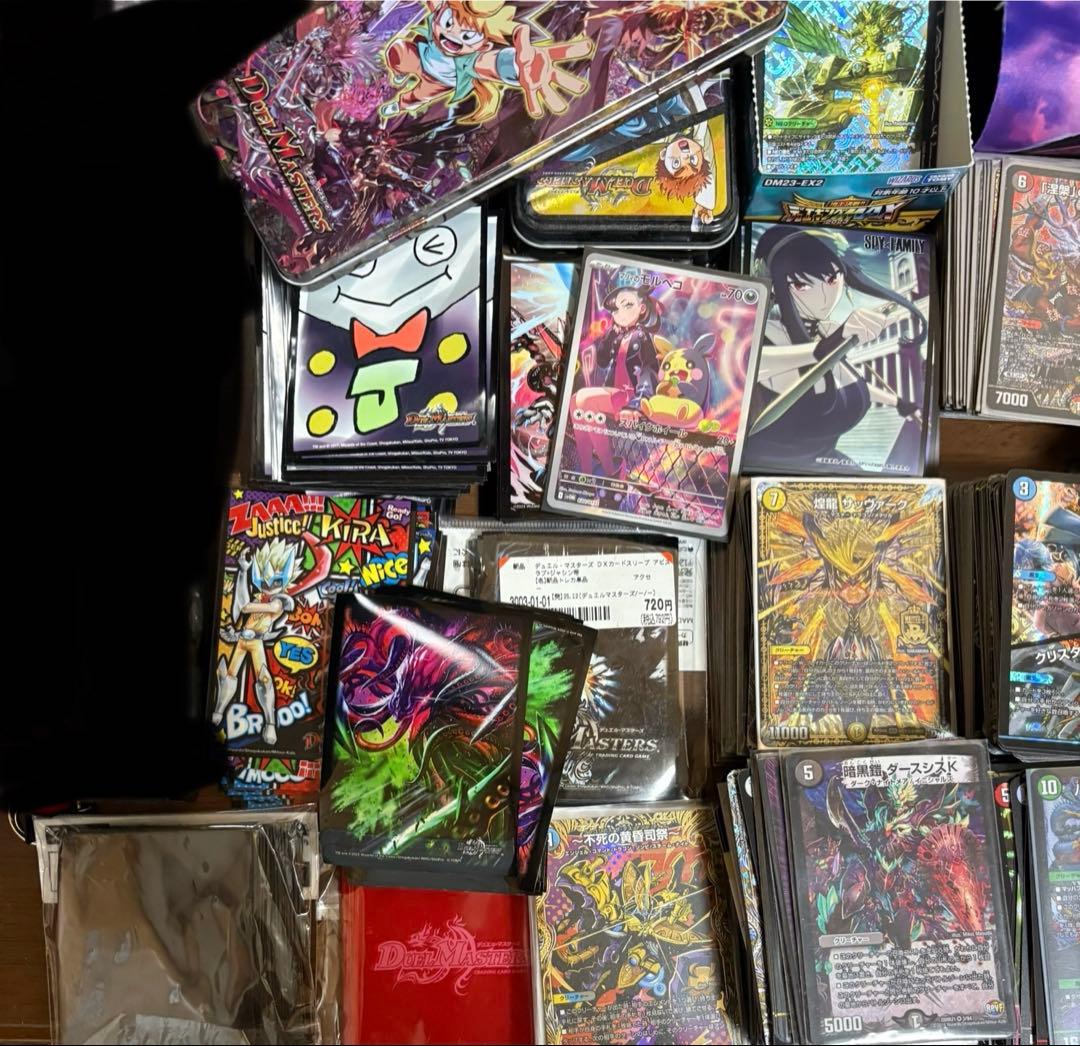 デュエマ引退品、まとめ売り、7デッキ、プレマ、光り物1000枚ほど、スリーブ大量