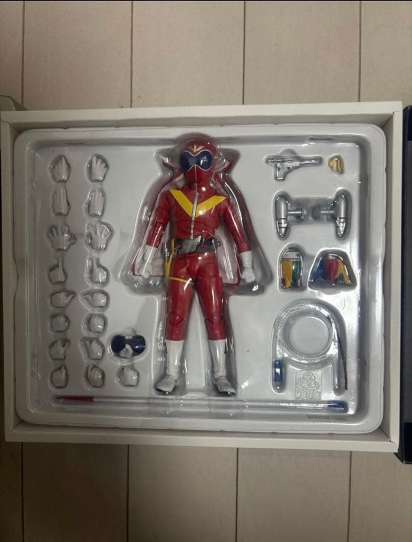 SHFiguarts 戦隊ヒーロー フィギュア赤連者真骨彫り、（休日限定）