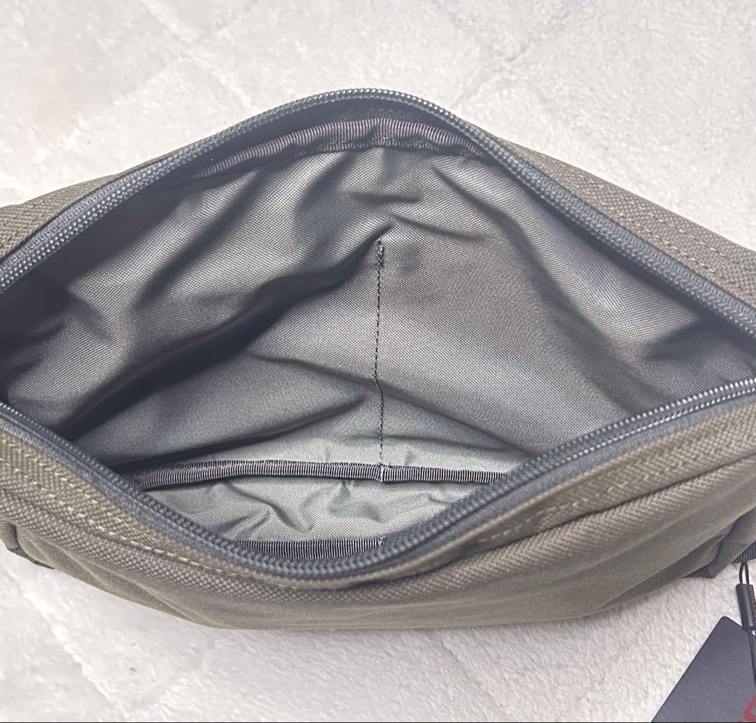 新品 BRIEFING ラウンドポーチ クラッチバッグ レンジャーグリーン