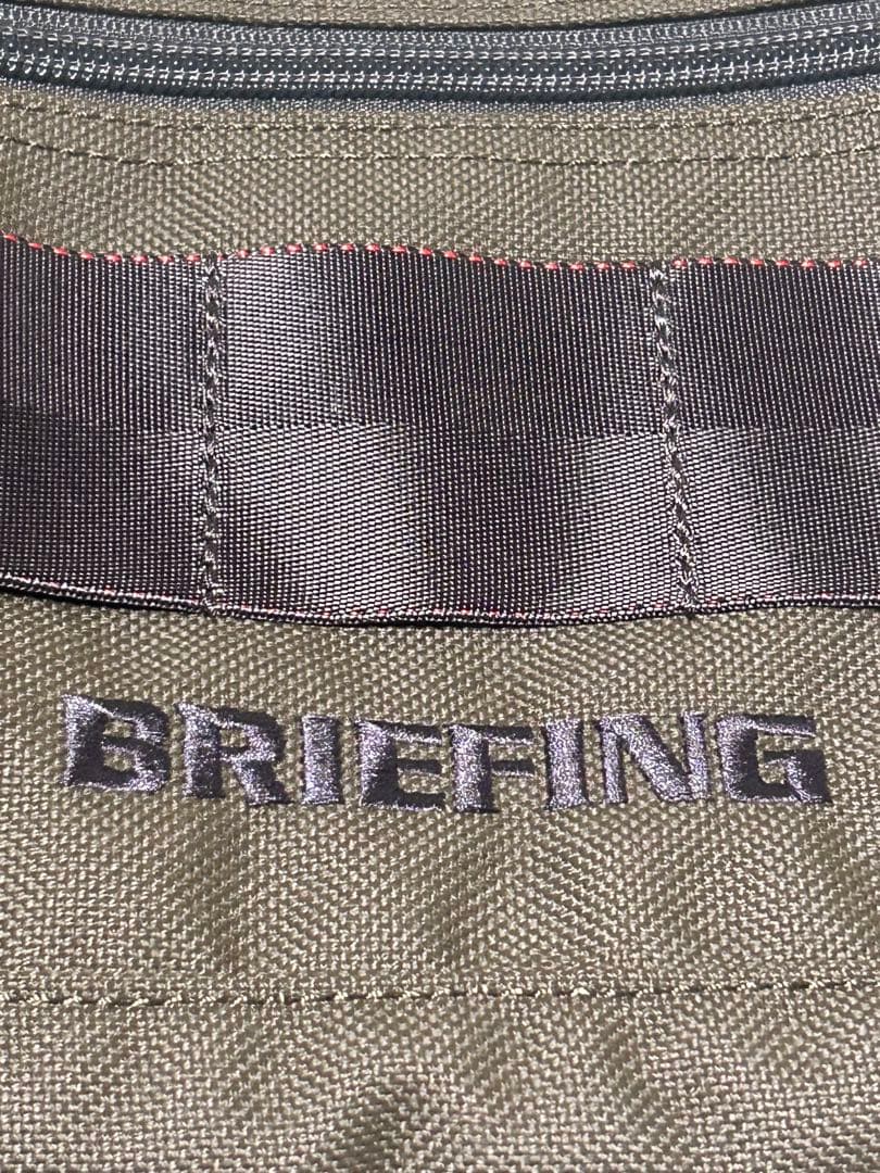 新品 BRIEFING ラウンドポーチ クラッチバッグ レンジャーグリーン