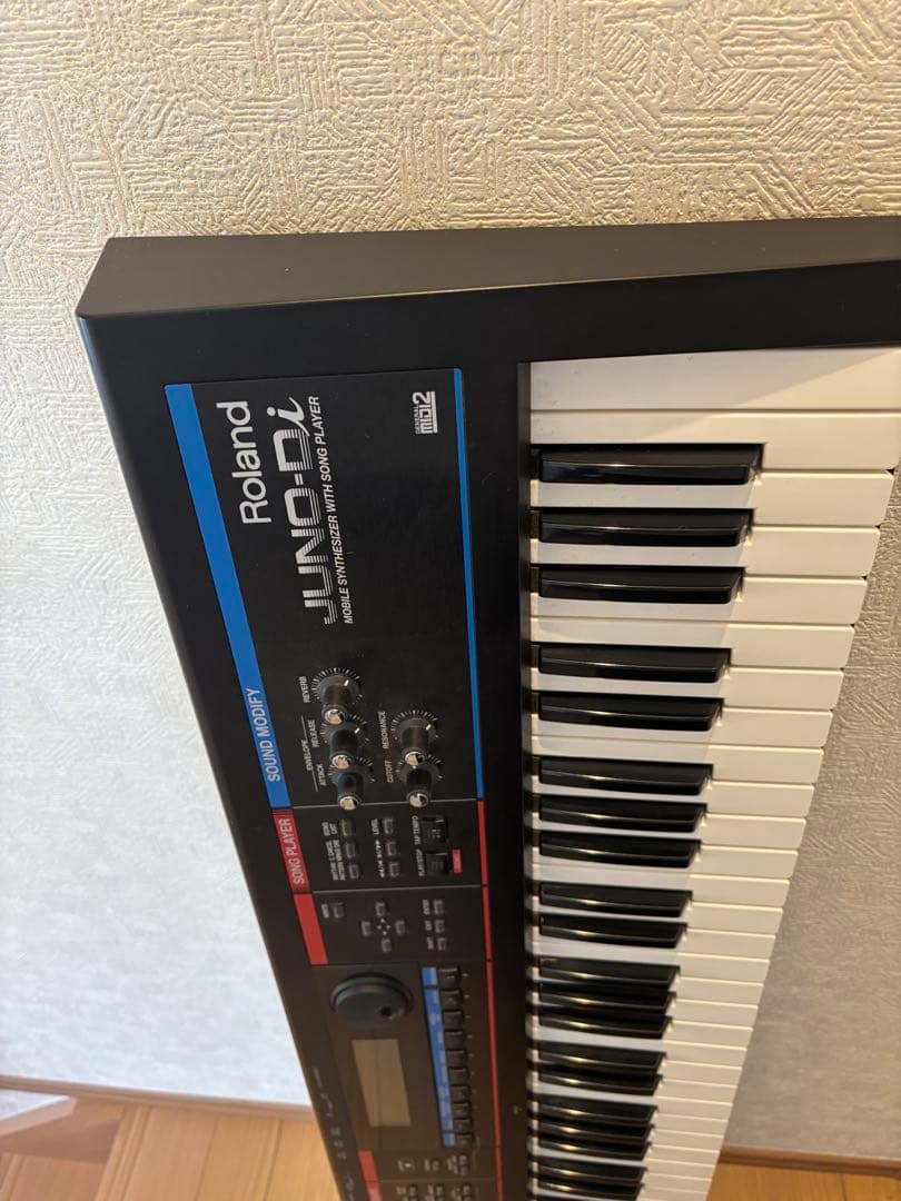 Roland JUNO-Di シンセサイザー 61鍵 専用ケース付き