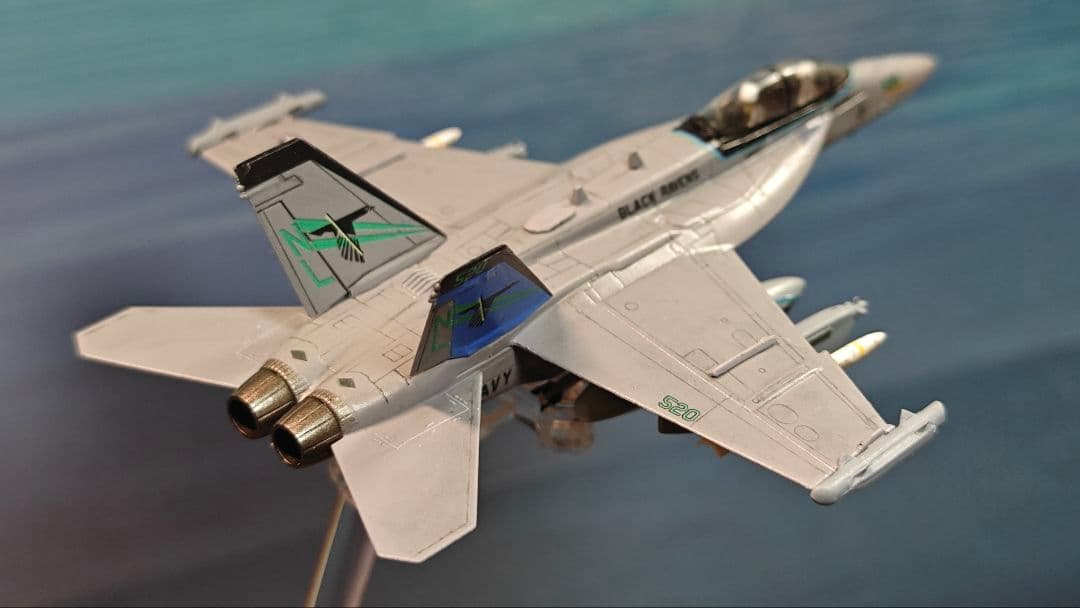 1/144 完成品 EA-18g VAQ-135 ブラックレイブンズ CAG機