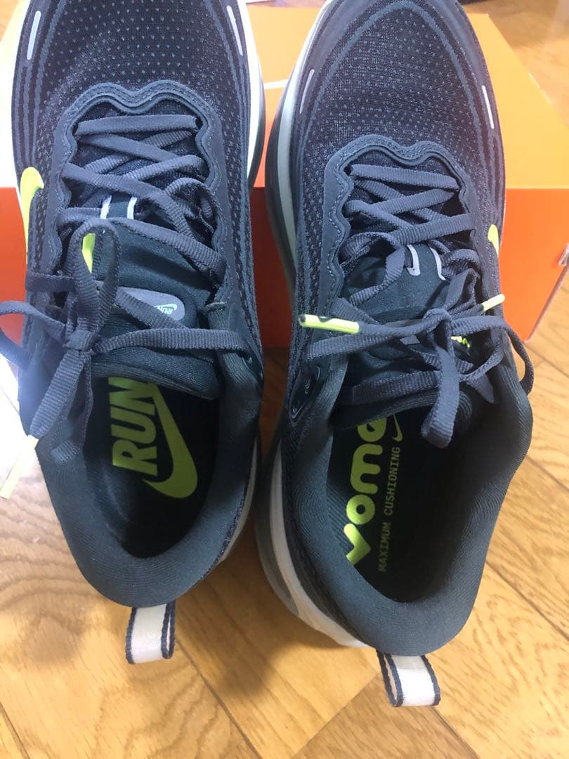 NIKE ナイキ ズーム ボメロ プラス　27.5ｃｍ　メンズ