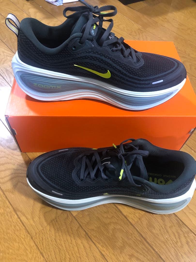 NIKE ナイキ ズーム ボメロ プラス　27.5ｃｍ　メンズ