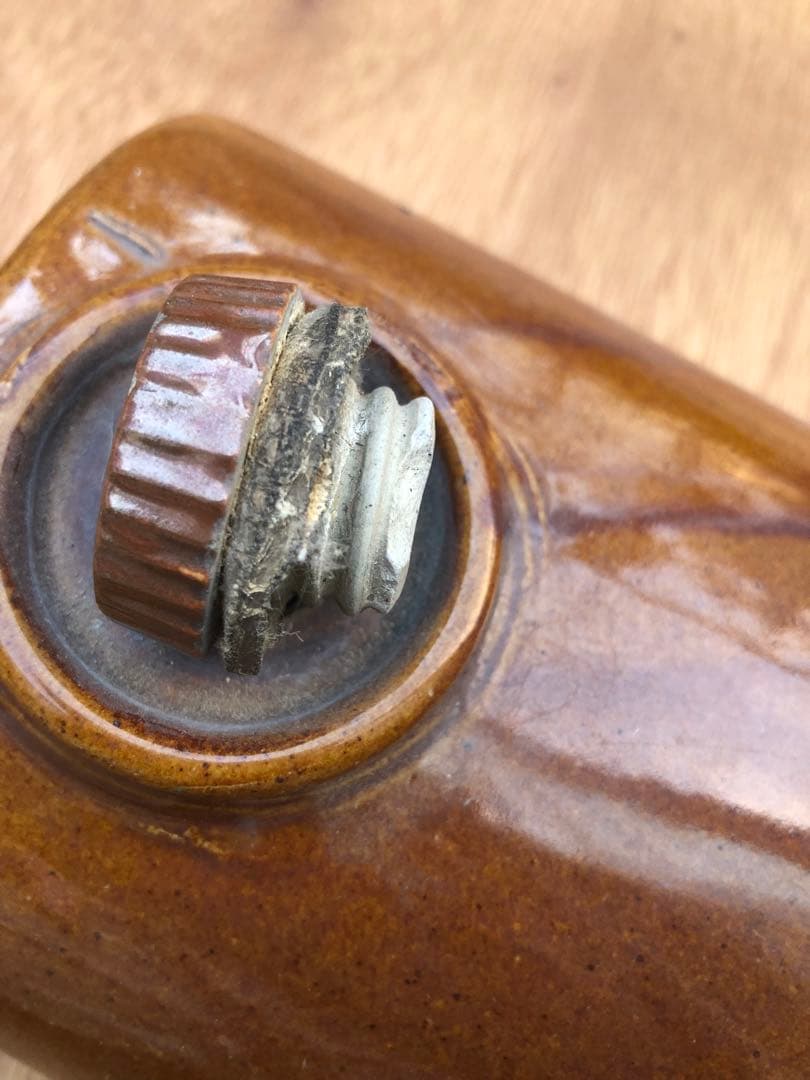 古い　陶器の湯たんぽ