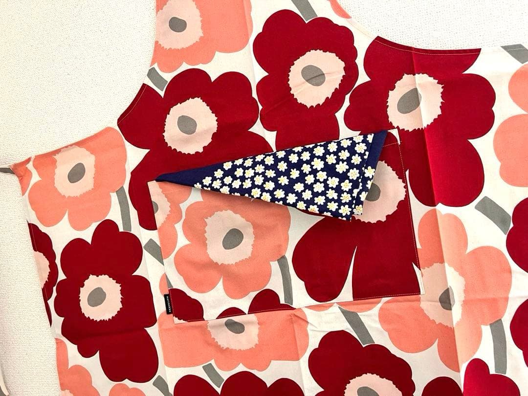♪新品未使用　マリメッコ　marimekko エプロン　ウニッコ　人気完売品♪